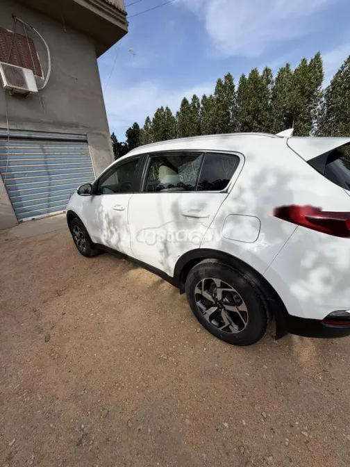 كيا سبورتاج 2022 أبيض مستعملة للبيع - 3