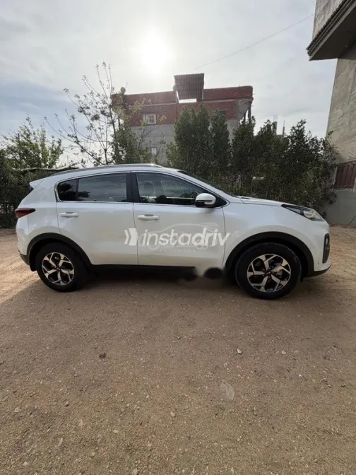 كيا سبورتاج 2022 أبيض مستعملة للبيع - 5