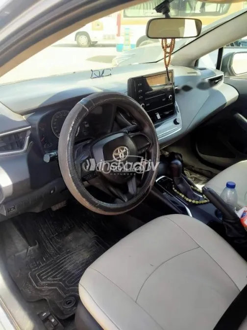Toyota Corolla 2021 White Used for Sale - 4