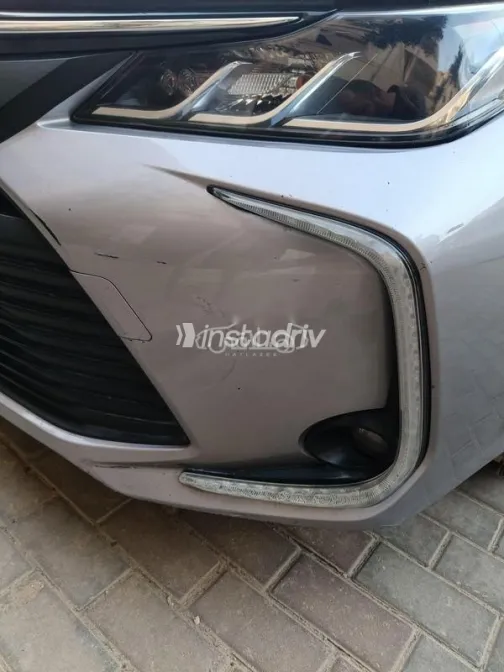 تويوتا كورولا 2021 أبيض مستعملة للبيع - 2