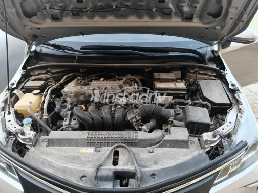 تويوتا كورولا 2021 أبيض مستعملة للبيع - 5