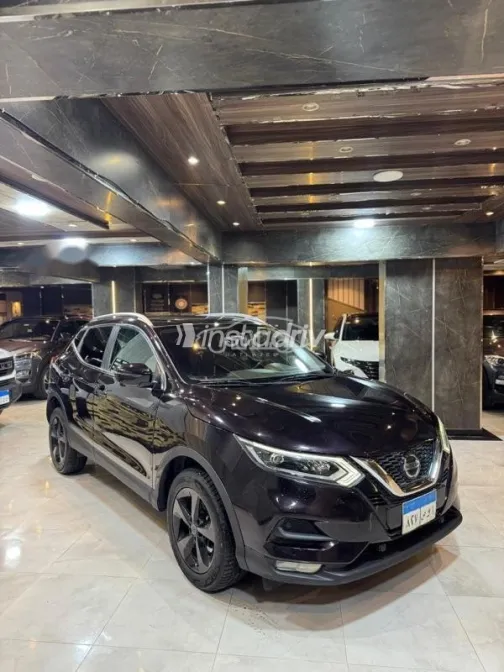 Nissan Qashqai 2021 Brown Used for Sale - 3