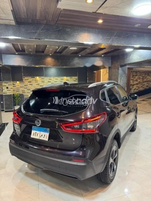 Nissan Qashqai 2021 Brown Used for Sale - 6