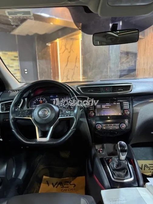 Nissan Qashqai 2021 Brown Used for Sale - 10