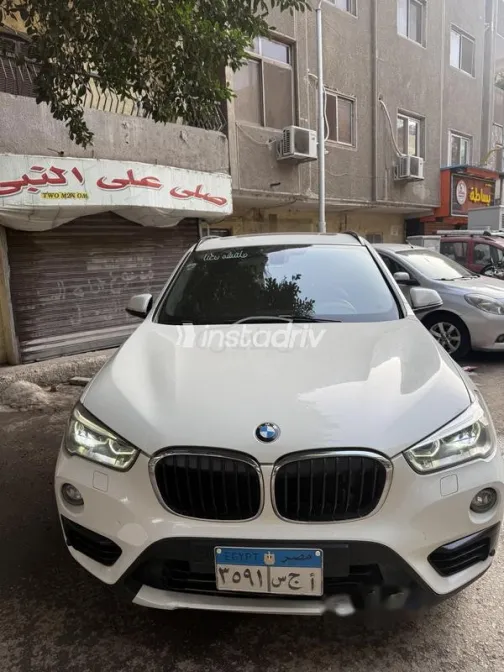 بي ام دبليو X1 2018 أبيض مستعملة للبيع - 1