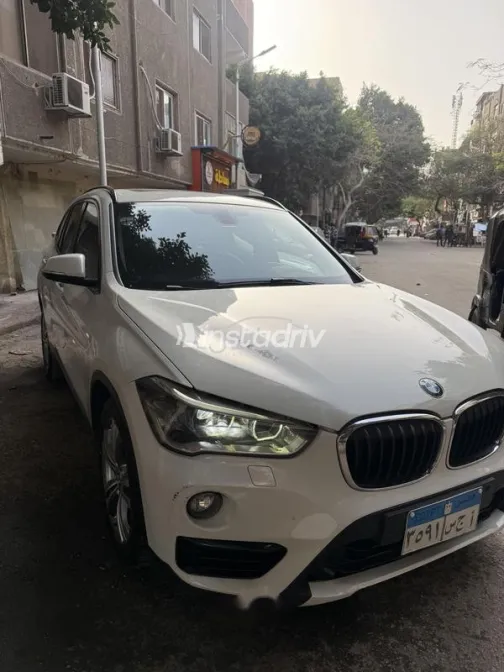 بي ام دبليو X1 2018 أبيض مستعملة للبيع - 2