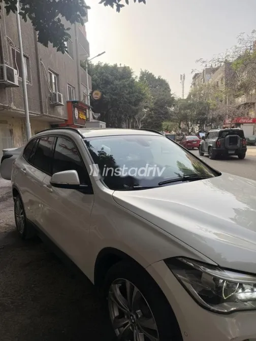 بي ام دبليو X1 2018 أبيض مستعملة للبيع - 7