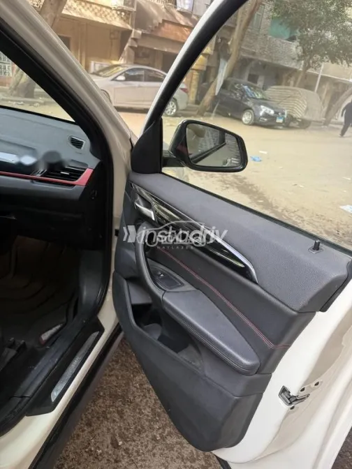 بي ام دبليو X1 2018 أبيض مستعملة للبيع - 10