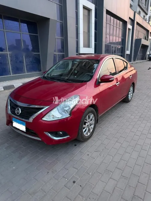 نيسان صنى 2021 أحمر مستعملة للبيع - 1