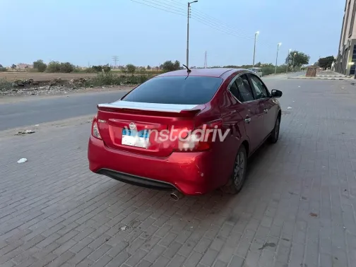 نيسان صنى 2021 أحمر مستعملة للبيع - 5