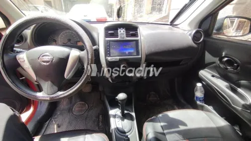 نيسان صنى 2021 أحمر مستعملة للبيع - 7