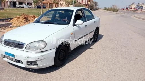 شيفروليه لانوس 2010 أبيض مستعملة للبيع - 4