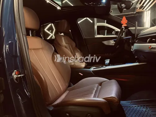 اودي A4 2024 أزرق غامق مستعملة للبيع - 2