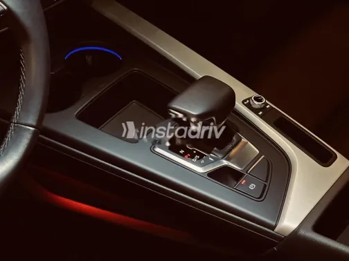 اودي A4 2024 أزرق غامق مستعملة للبيع - 5