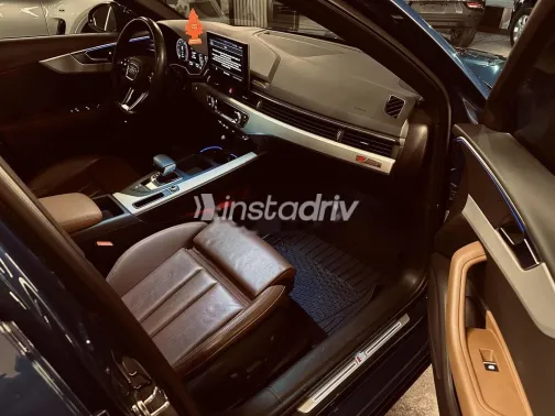 اودي A4 2024 أزرق غامق مستعملة للبيع - 7