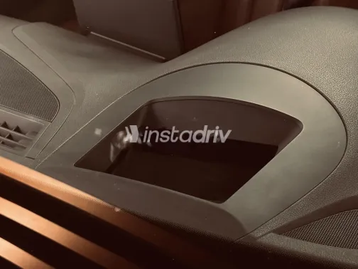 اودي A4 2024 أزرق غامق مستعملة للبيع - 9