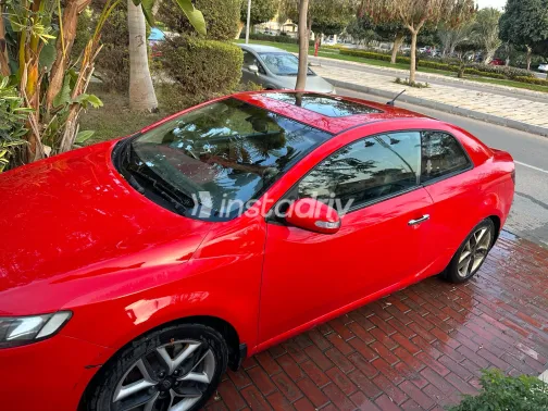 كيا سيراتو 2011 أبيض مستعملة للبيع - 1