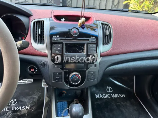 كيا سيراتو 2011 أبيض مستعملة للبيع - 2