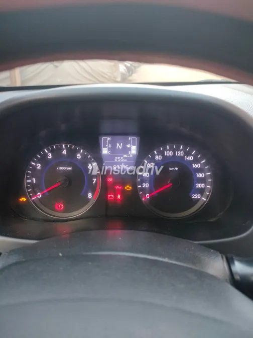 هيونداي اكسنت RB 2017 أبيض مستعملة للبيع - 1