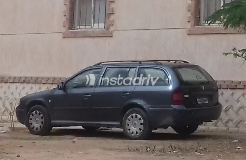 سكودا اوكتافيا A4 2006 أبيض مستعملة للبيع - 2