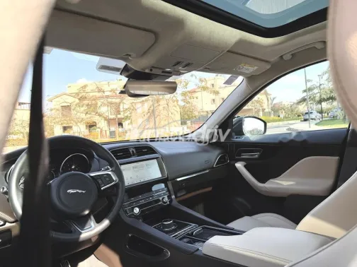 Jaguar F-Pace 2019 Black Used for Sale - 8