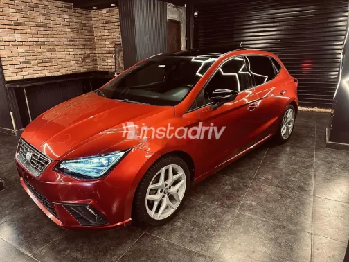 سيات ابيزا 2020 أحمر مستعملة للبيع - 1