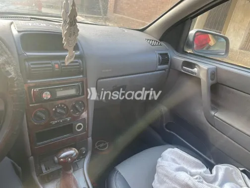 اوبل أسترا 2003 أبيض مستعملة للبيع - 2