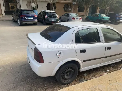 اوبل أسترا 2003 أبيض مستعملة للبيع - 3