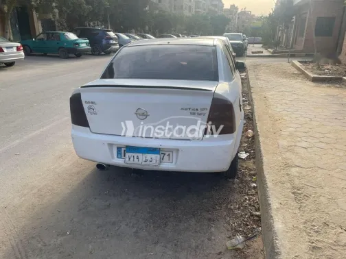 اوبل أسترا 2003 أبيض مستعملة للبيع - 4