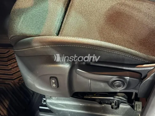 اوبل كروس لاند 2022 أزرق غامق مستعملة للبيع - 9