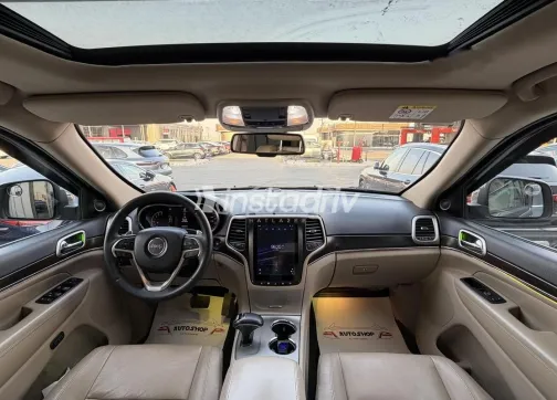 جيب جراند شيروكي 2016 رمادي مستعملة للبيع - 2