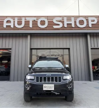 جيب جراند شيروكي 2016 رمادي مستعملة للبيع