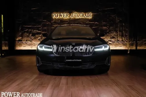 بي ام دبليو 520 2023 أسود مستعملة للبيع - 1