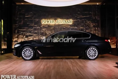 بي ام دبليو 520 2023 أسود مستعملة للبيع - 6