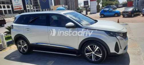 Peugeot 5008 2022 White Used for Sale - 4