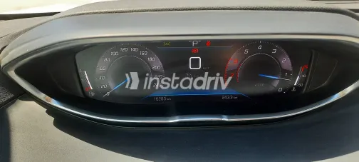 Peugeot 5008 2022 White Used for Sale - 5