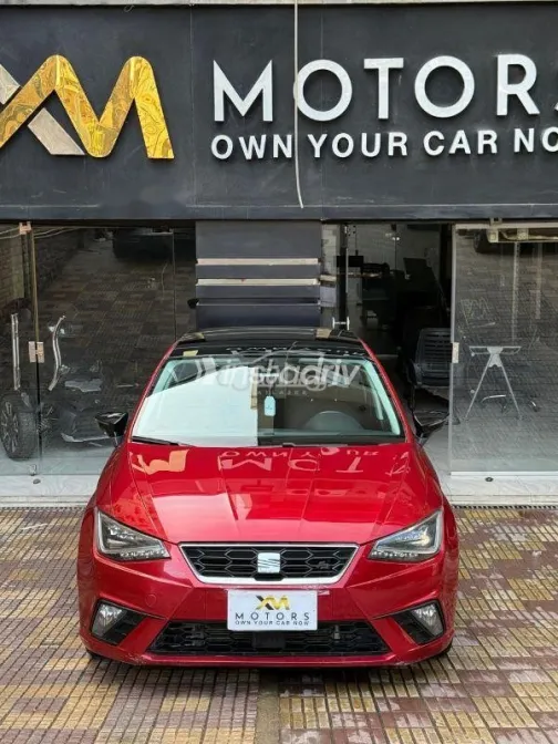 سيات ابيزا 2018 أحمر مستعملة للبيع - 1