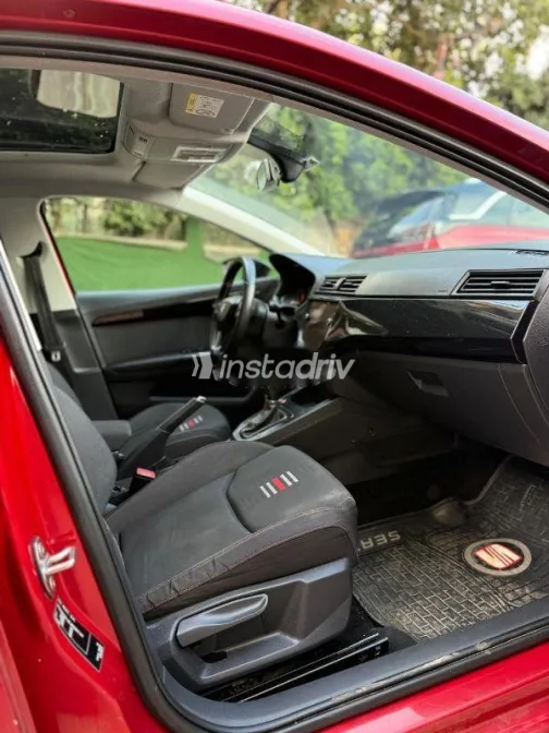 سيات ابيزا 2018 أحمر مستعملة للبيع - 5