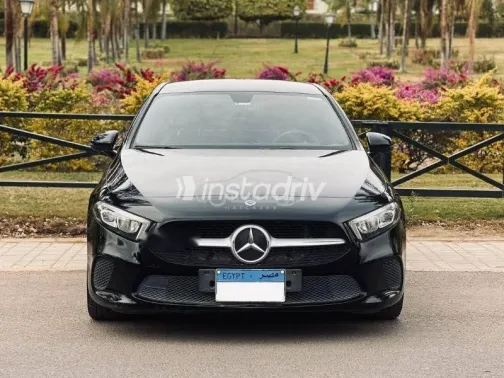 مرسيدس A 180 2021 أسود مستعملة للبيع - 1