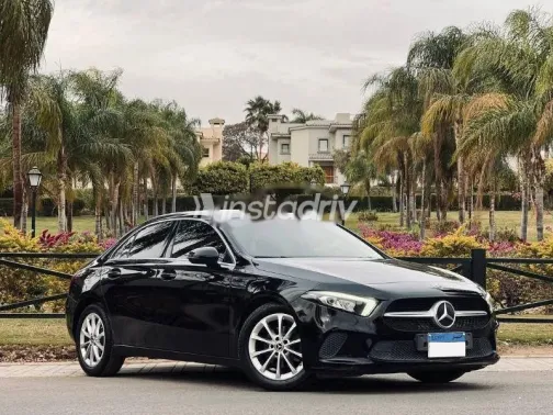 مرسيدس A 180 2021 أسود مستعملة للبيع - 2