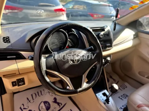 Toyota Yaris 2017 White Used for Sale - 3