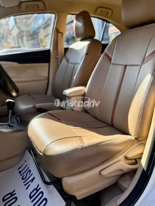 Toyota Yaris 2017 White Used for Sale - 4