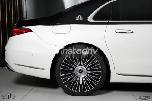 Mercedes Maybach 2023 White Used for Sale - 7