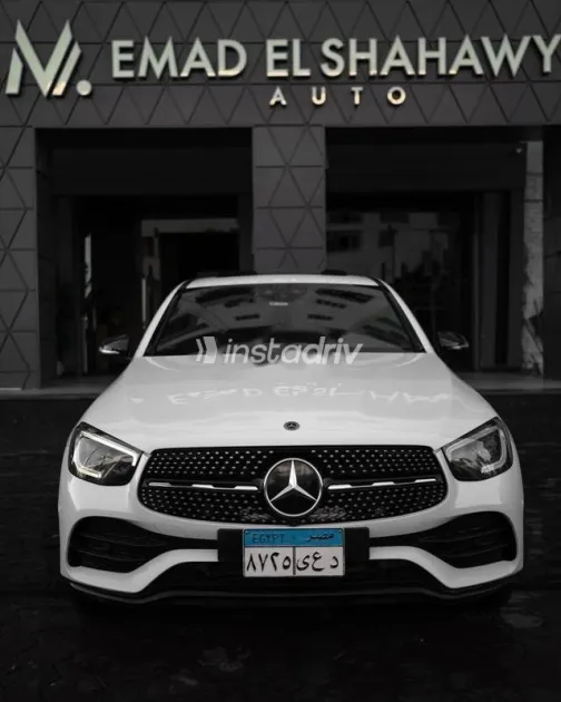 مرسيدس GLC 300 2021 أبيض مستعملة للبيع - 1