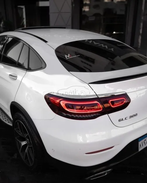 مرسيدس GLC 300 2021 أبيض مستعملة للبيع - 8
