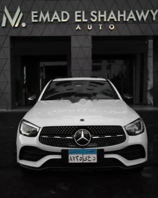 مرسيدس GLC 300 2021 أبيض مستعملة للبيع