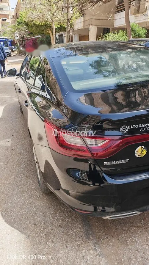 Renault Megane 2022 White Used for Sale - 3