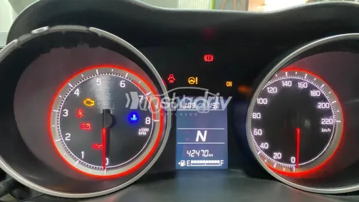 سوزوكى سويفت 2022 برونزي مستعملة للبيع - 6