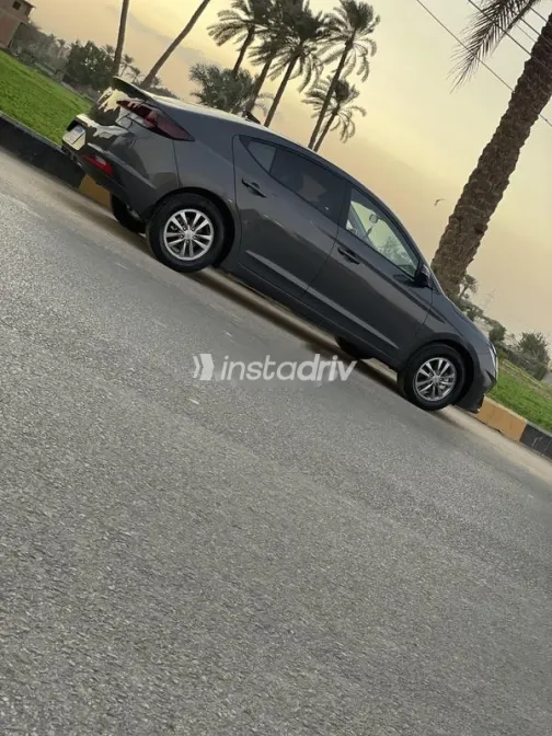 Hyundai Elantra AD 2025 White Used for Sale - 3