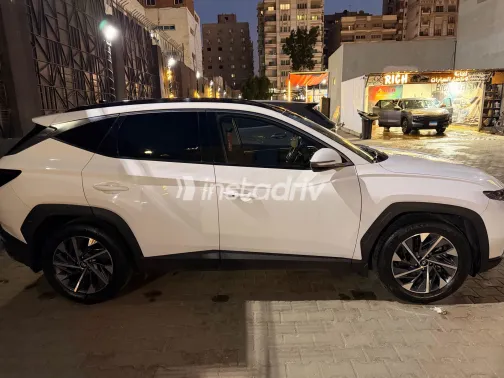 Hyundai Tucson 2023 White Used for Sale - 3
